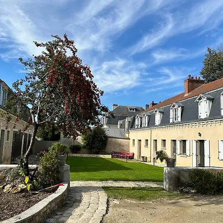 L'Ancienne Ferme Du Chateau Croissy-Beaubourg Extérieur photo